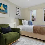 Elite Retreat Ponsonby With Parking And Deck