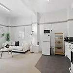 Lovely 1-Bedroom Unit In Central Auckland