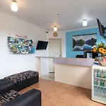 Bks Pioneer Motel