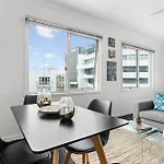 Studio Apartment On Princes Wharf