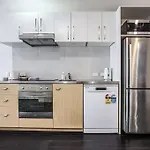 2Br Newly Renovated Apartment W Free Parking