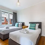 Serene 2Br Home In Meadowbank W Balcony & Parking