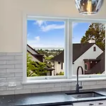 Serene 2Br Home In Meadowbank W Balcony & Parking