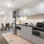Central City Pad With Pool & Gym - 2 Free Carparks