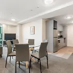 Central City Pad With Pool & Gym - 2 Free Carparks