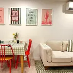 2Bedrooms,Skytower Next 20 M, Free Parking, Air Con
