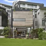 Architectural Parkside Paradise