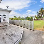 Fabulous Three Bedroom Home In Pakuranga