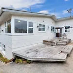 Fabulous Three Bedroom Home In Pakuranga