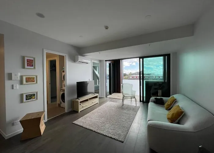 No 1 Location In Mt Eden!