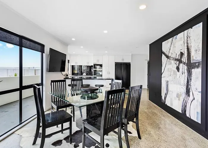 Awesome Designer 3Br Apt In The Heart Of Manukau