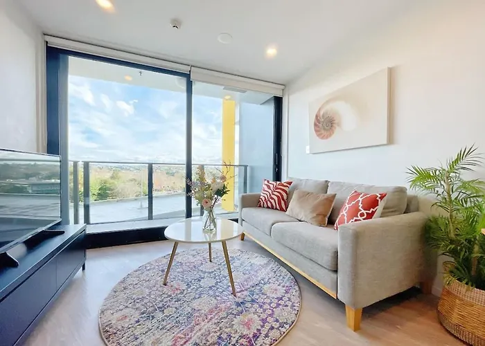 Modern Comfy Studio Apartment In Auckland Cbd - Swimming Pool