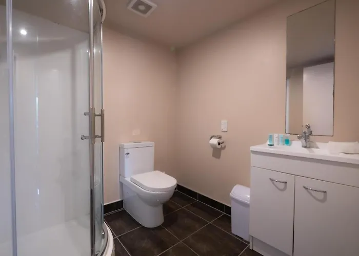 3 Bed Room Downstairs House With Private Entrance