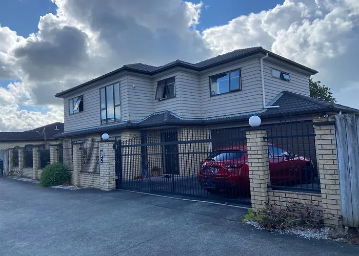 Self Contained Room In Hillsborough