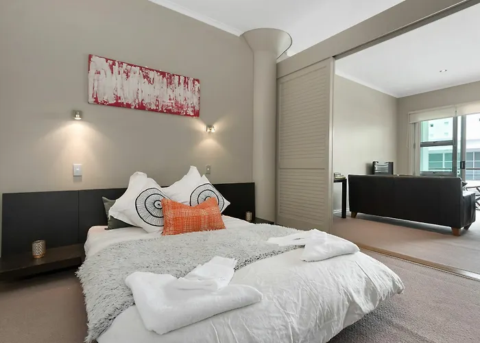 Perfect Location, Viaduct Harbour Cbd