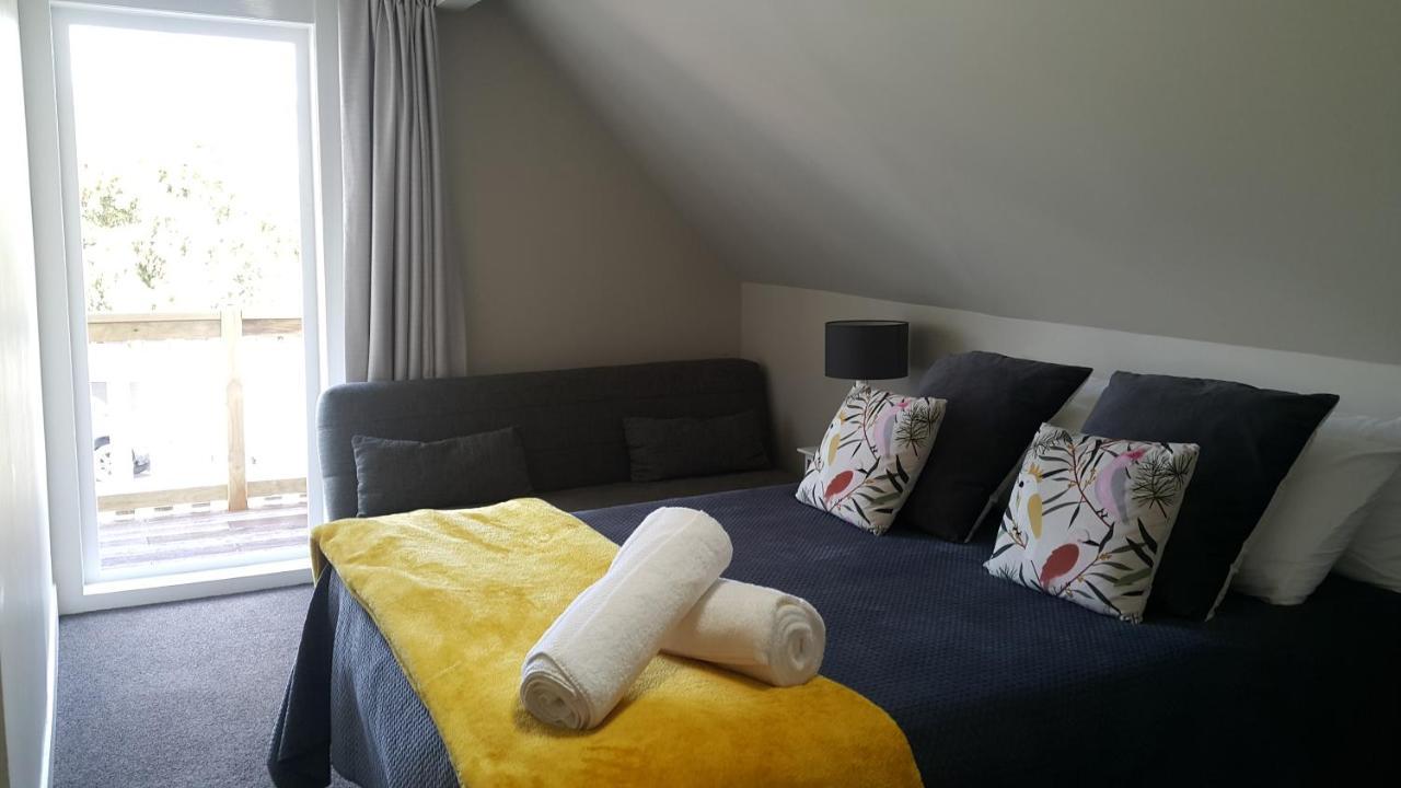 Hotel Budget *