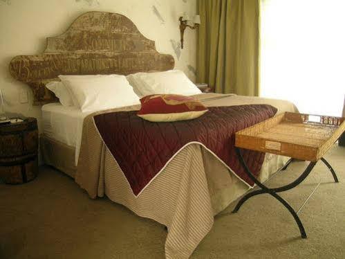 Mollies Boutique 5*