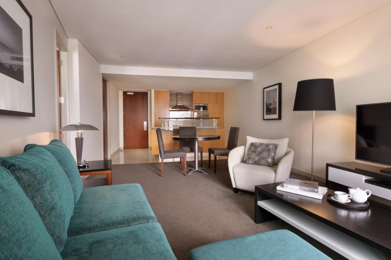 Pullman & Auckland