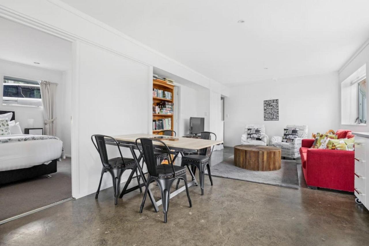 Bright 3-bedroom Unit - Free Wifi - Parking Auckland