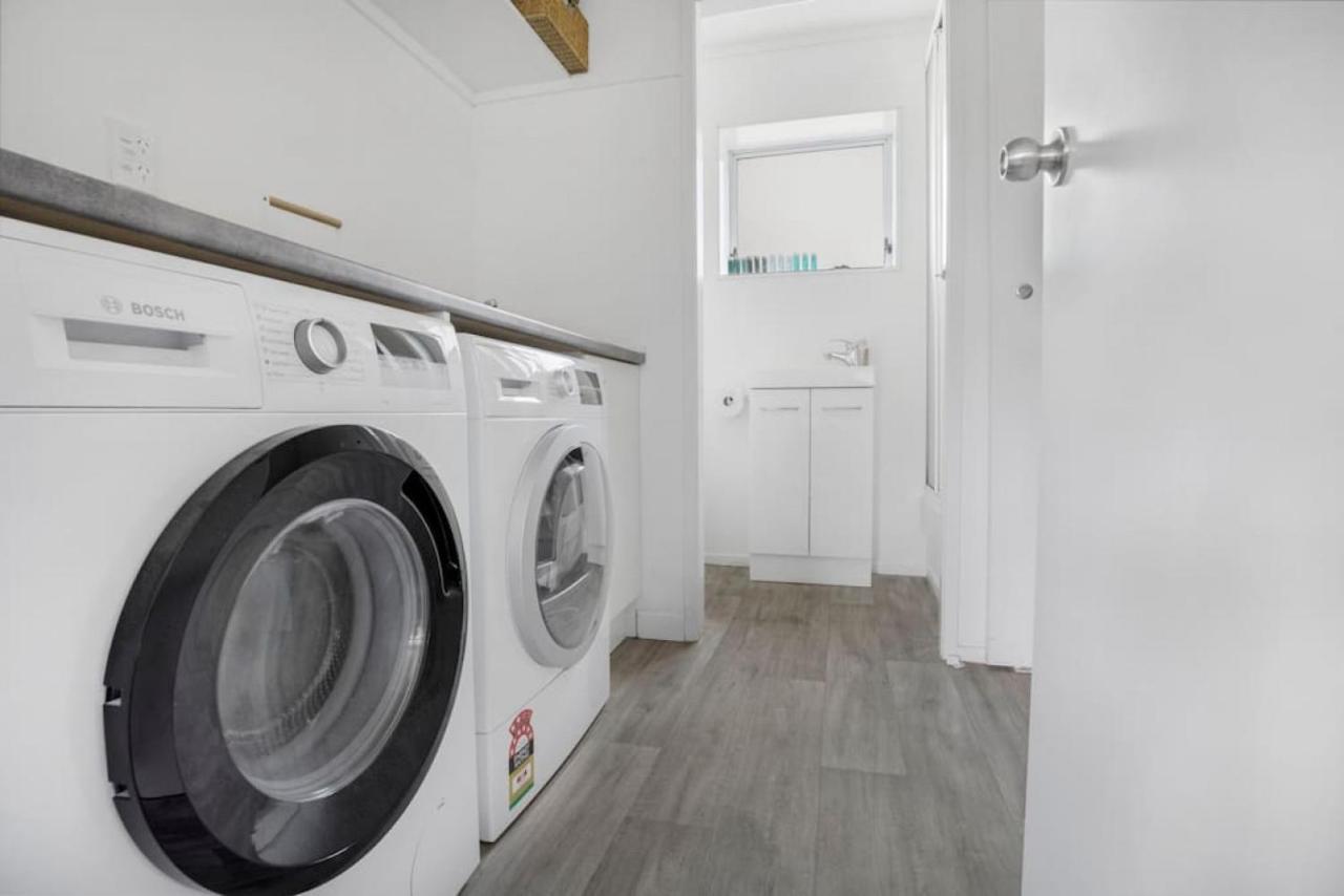 Holiday home Bright 3-bedroom Unit - Free Wifi - Parking