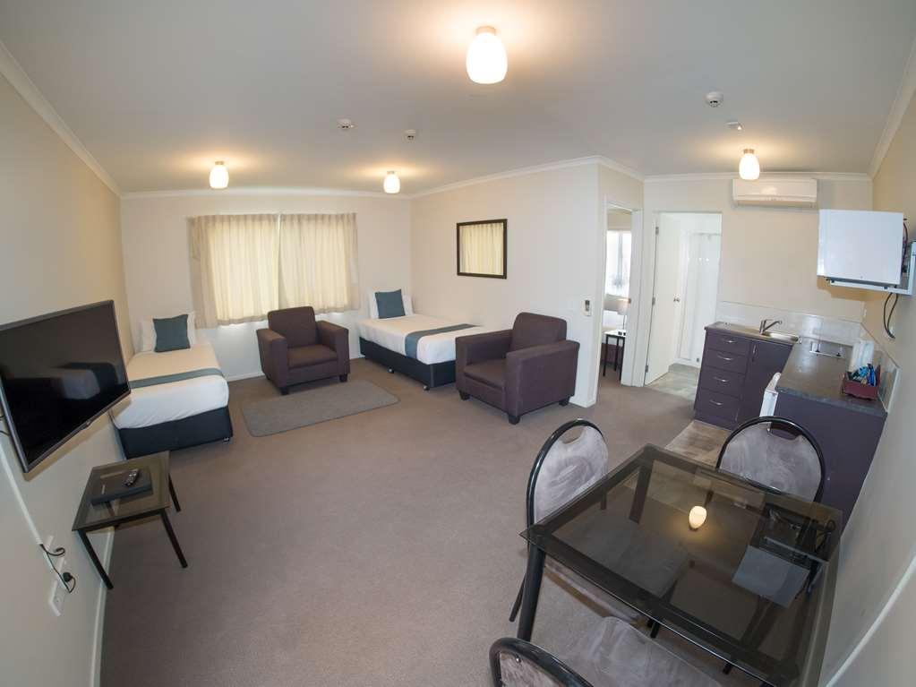 Bks Pioneer Motel Auckland