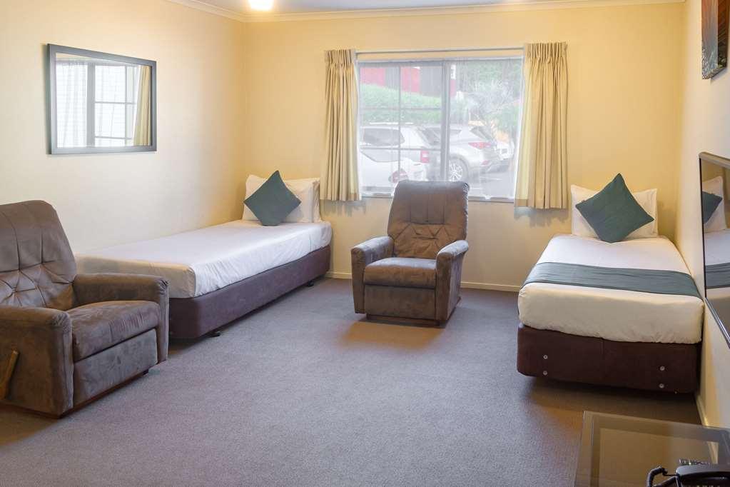 Bks Pioneer Motel 4*