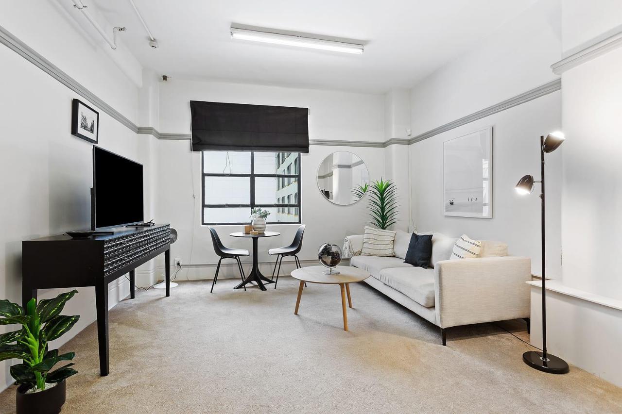 Lovely 1-bedroom Unit In Apartment *