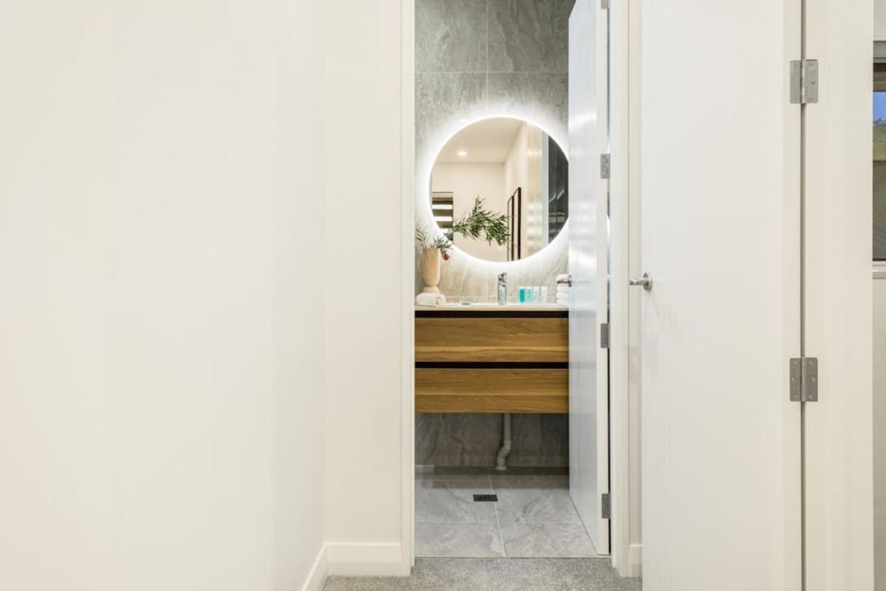 Pristine Modern - Netflix - Heatpump Auckland