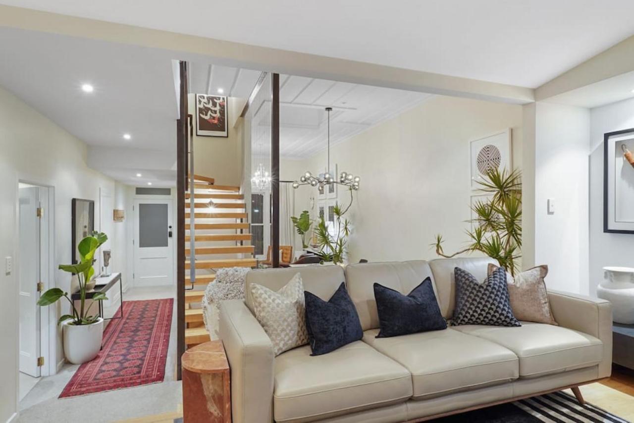 Elite Retreat Ponsonby With Parking And Deck