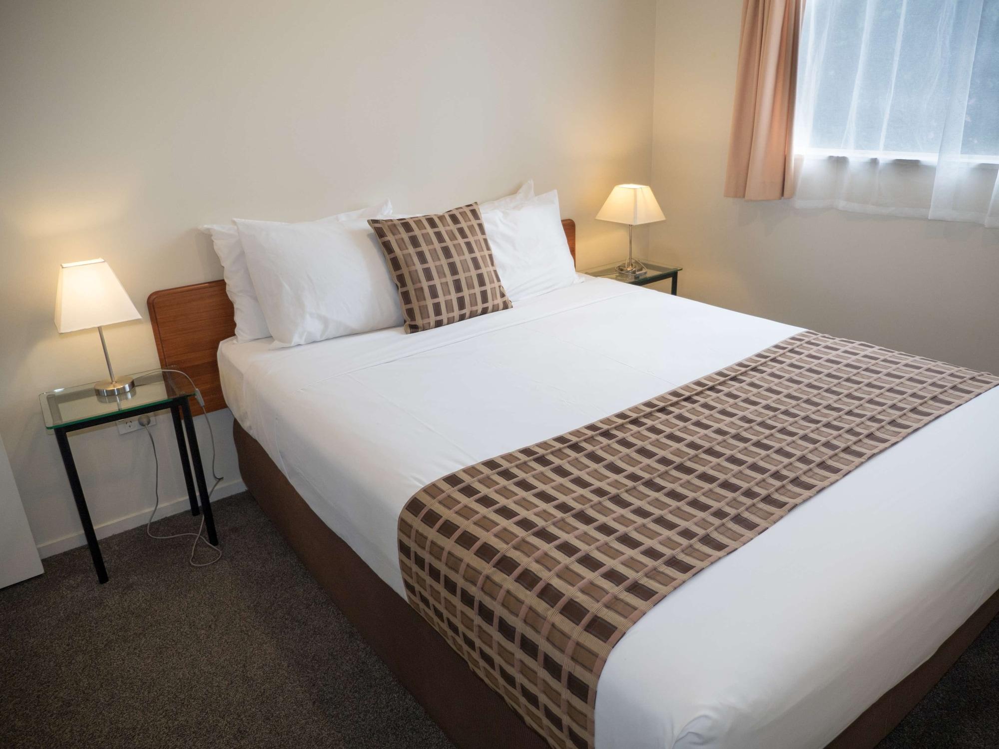 Bks Pioneer Motel Auckland