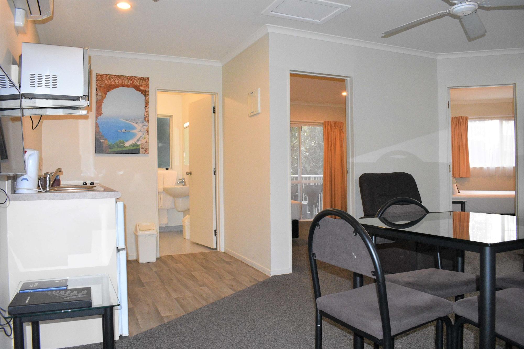 Motel Bks Pioneer