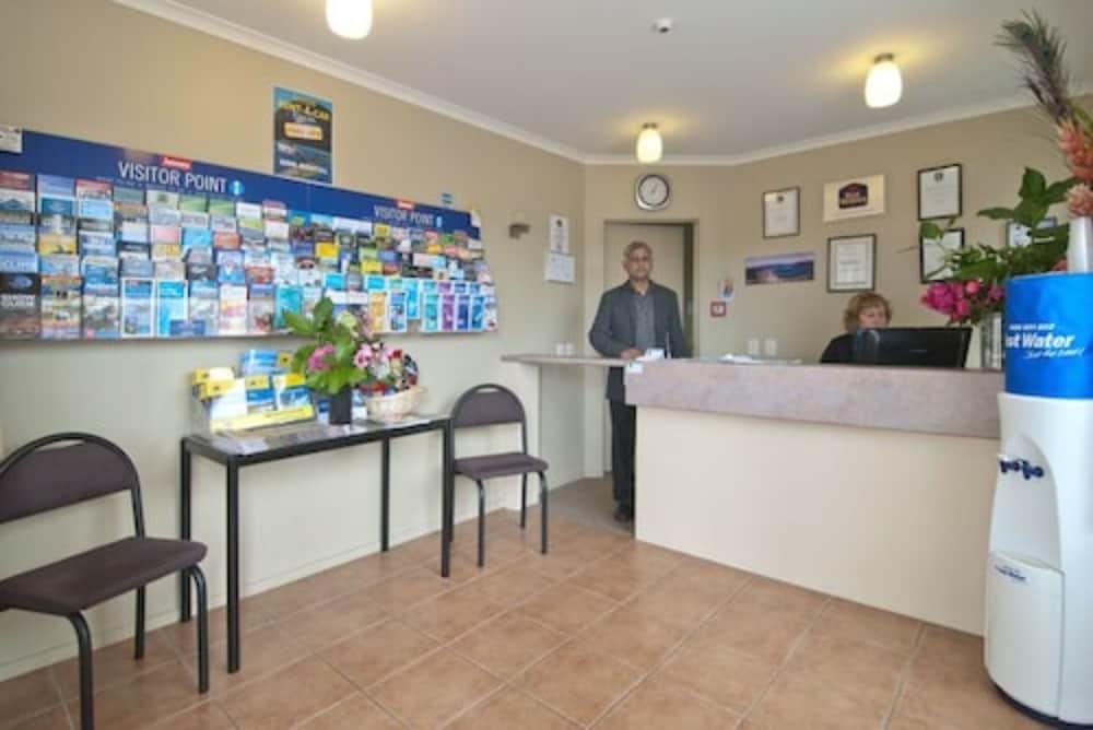 Bks Pioneer Motel 4*