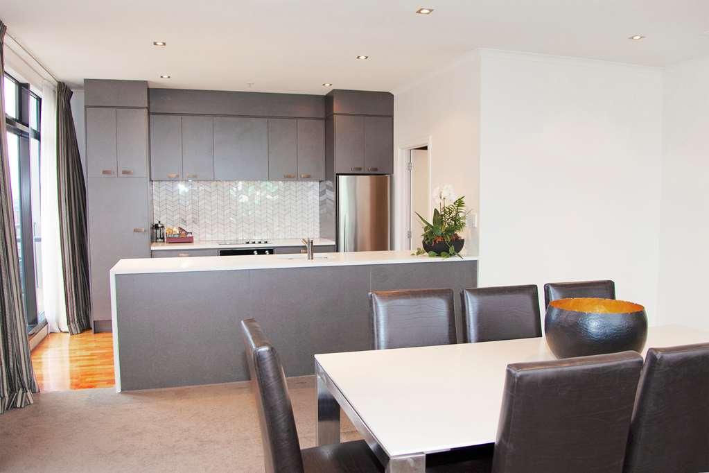 Adina Citylife 4*