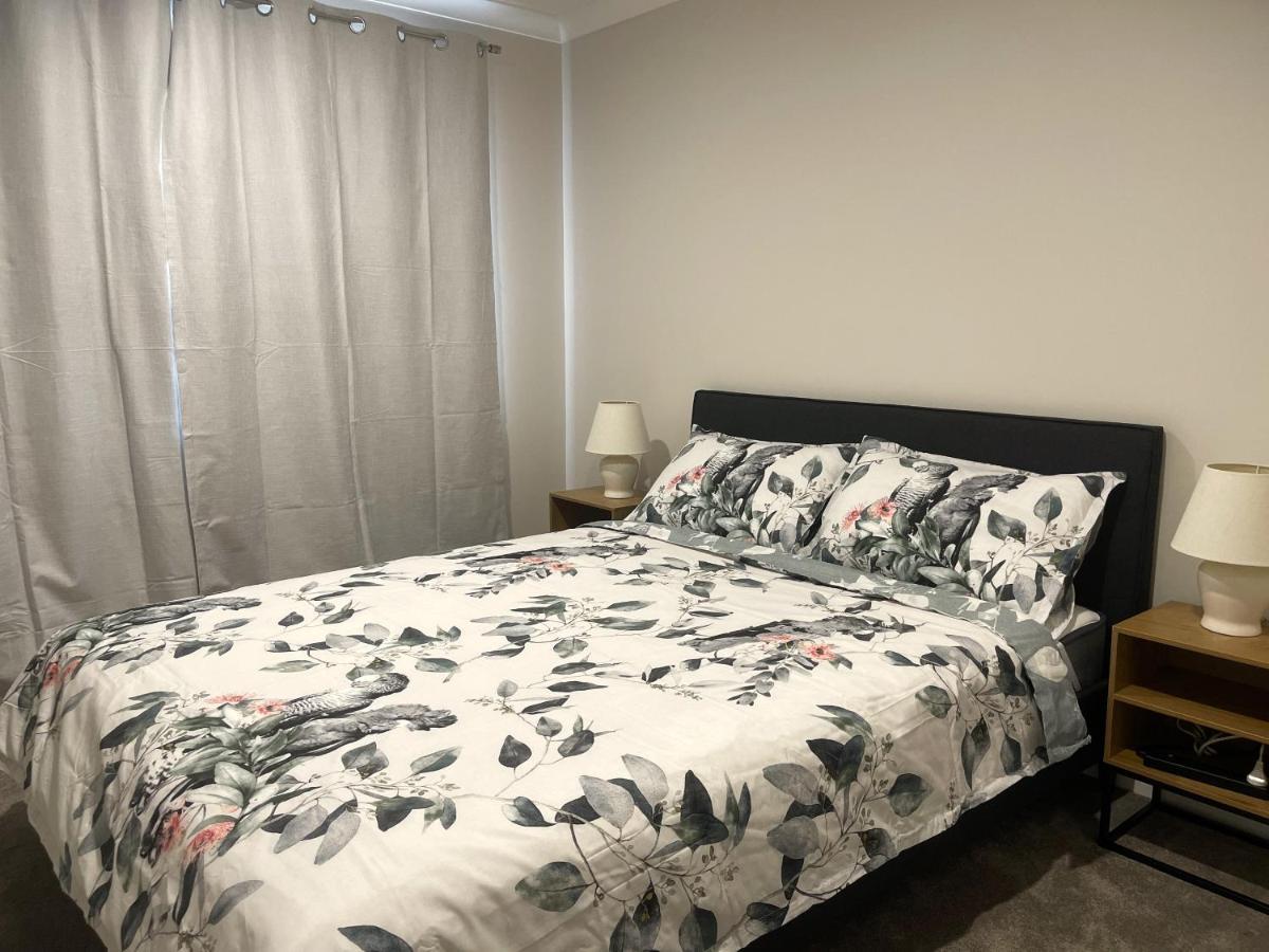 Murphys Guest - Big Savings With Daytime Noise, 3-night Minimum Guest house
