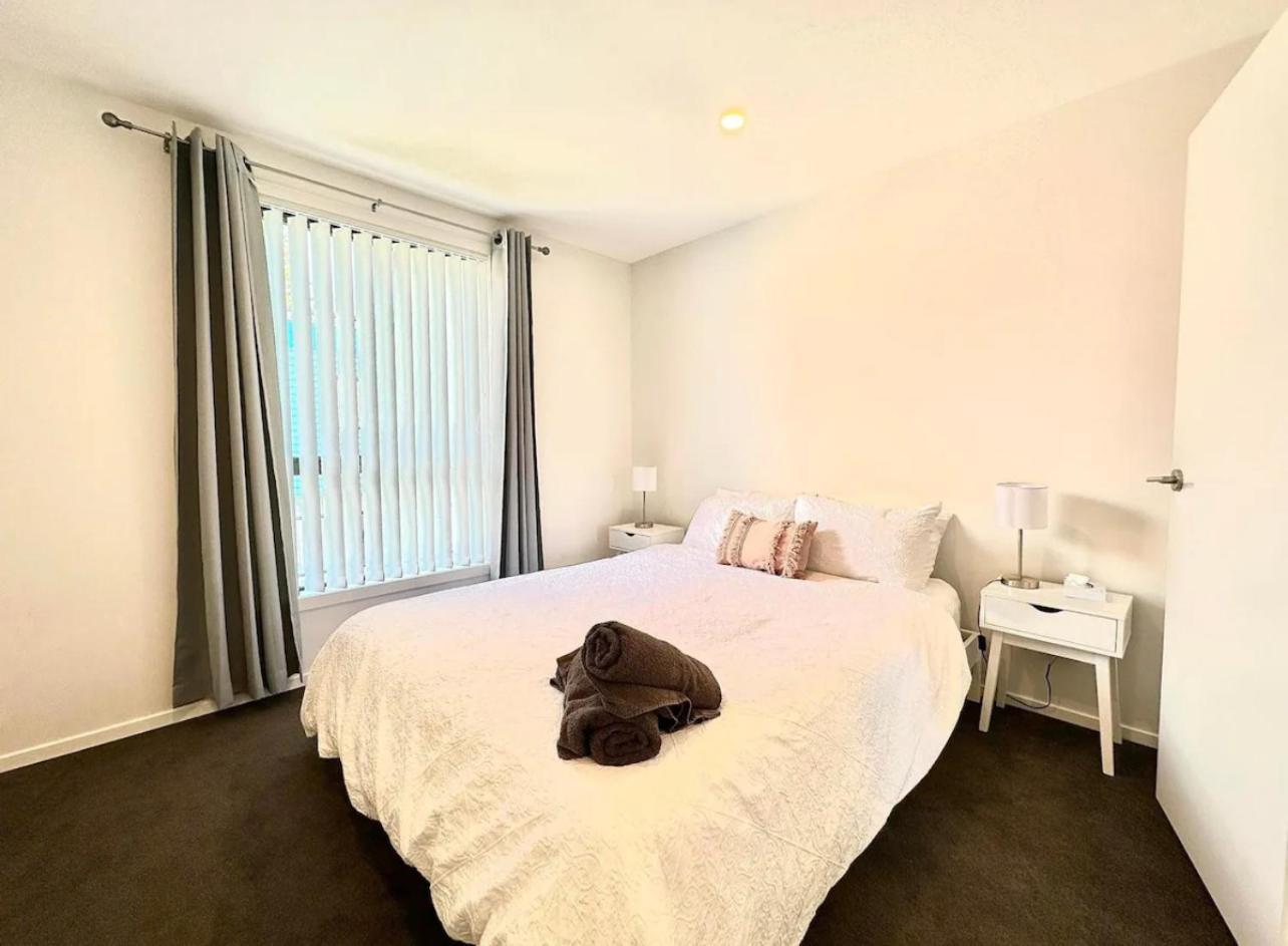Immaculate - 2 Bedroom Townhouse Close To Fruitvale Train Station Apartment