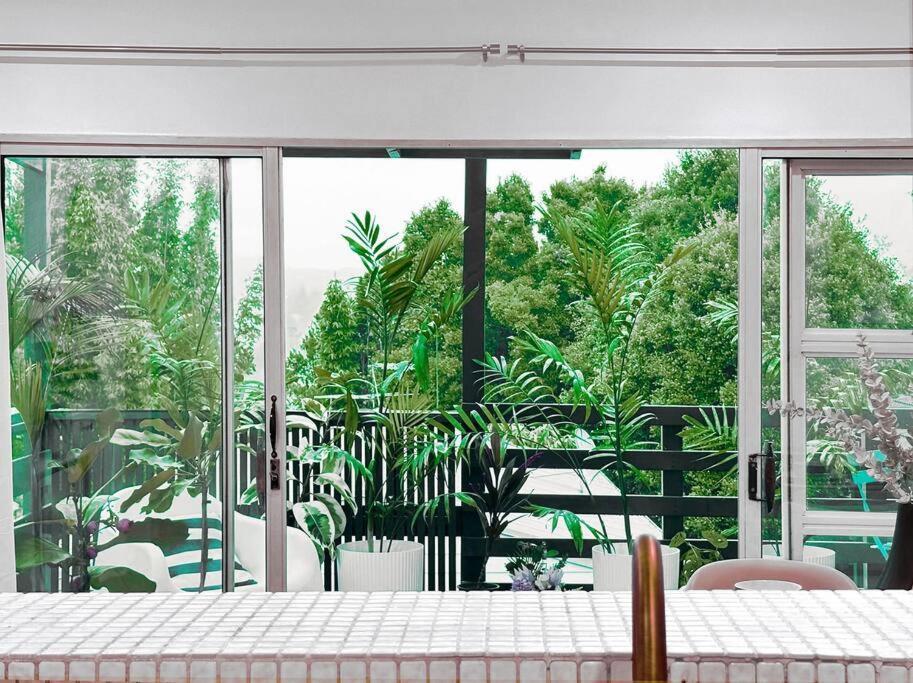 Schoolzone, Golf, Location - By The Bay 5 Bedroom Apartment