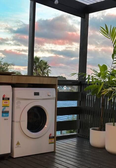 Schoolzone, Golf, Location - By The Bay 5 Bedroom Apartment Auckland