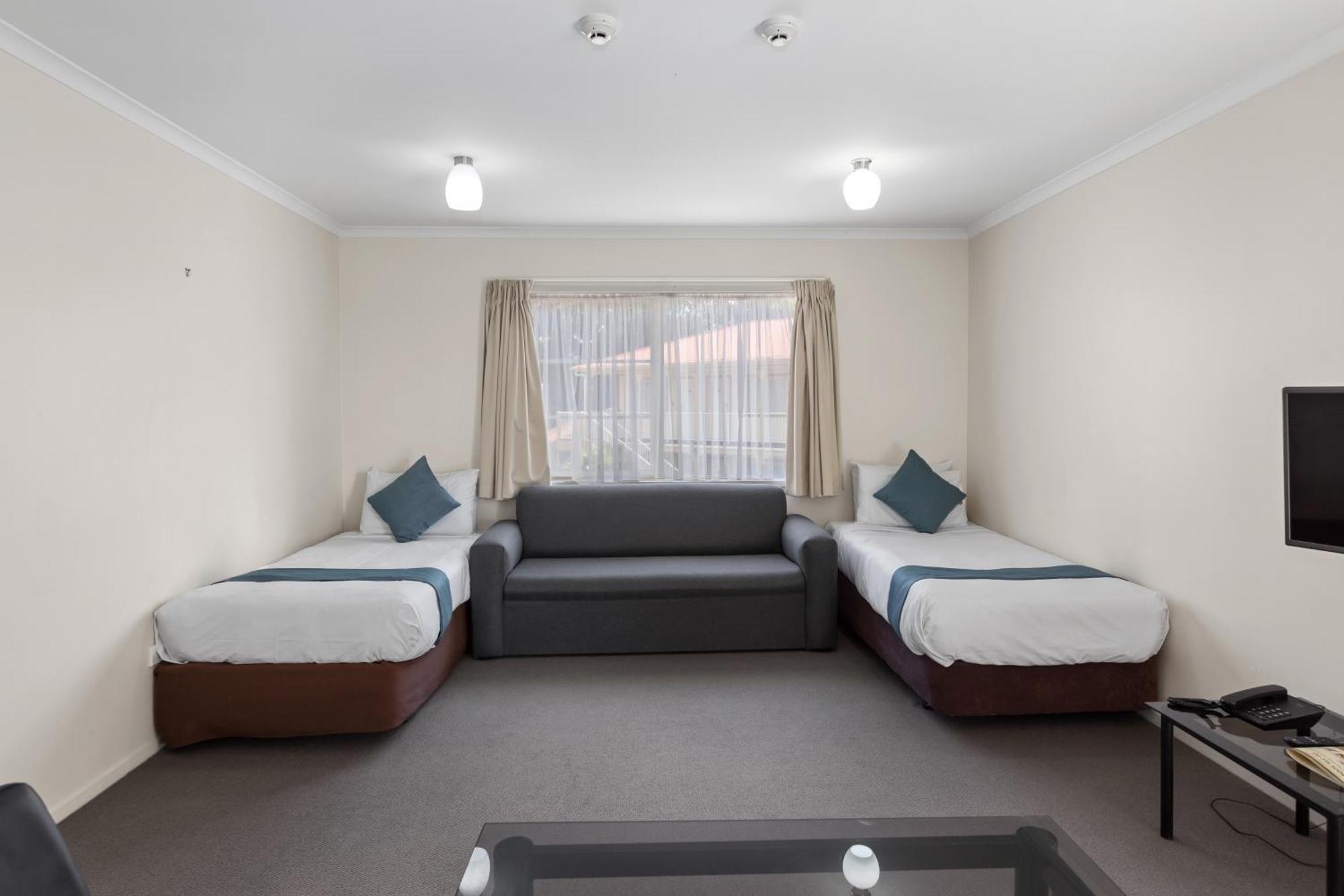 Bks Pioneer Motel Auckland