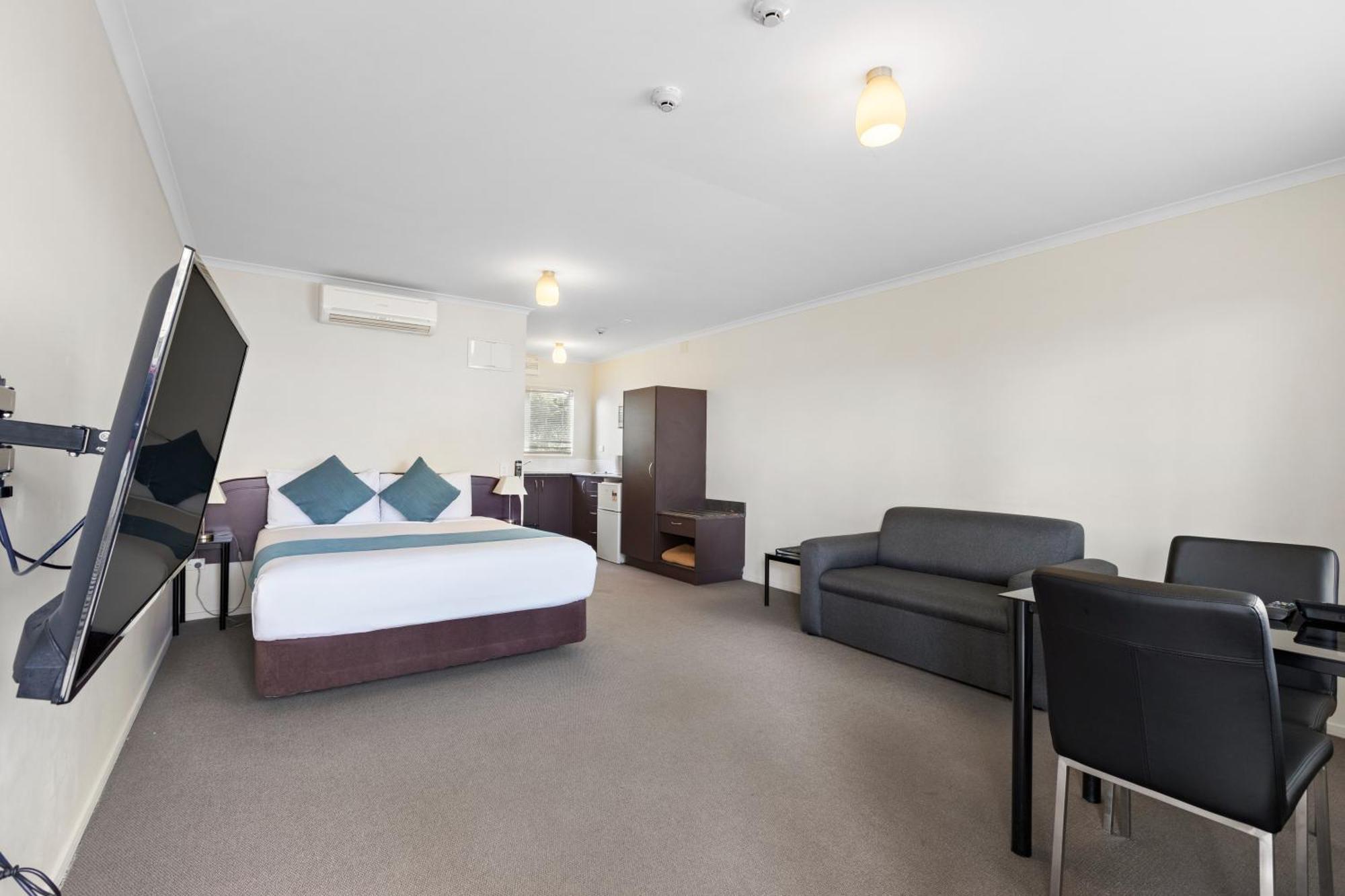 Bks Pioneer 4*