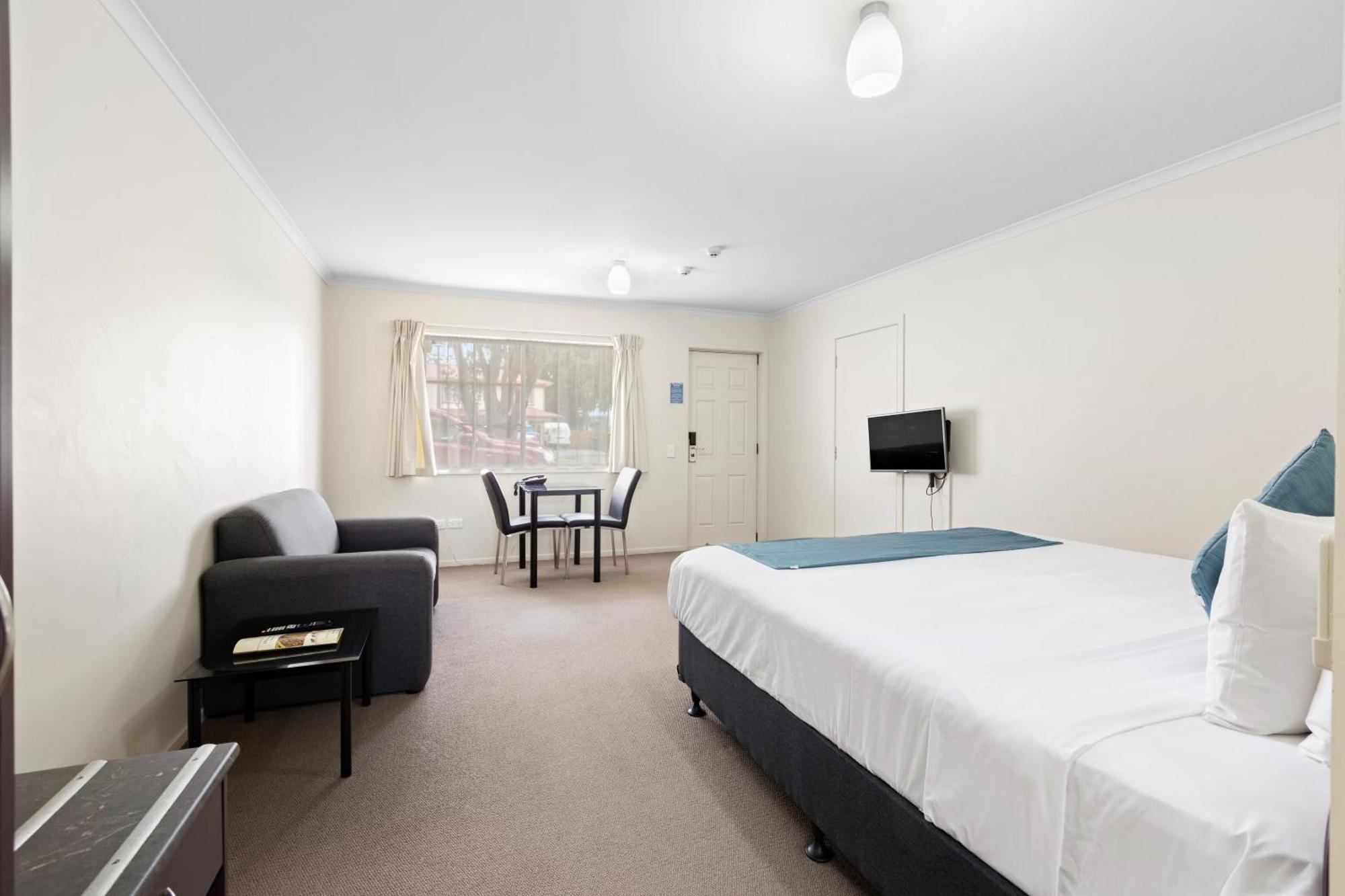 Bks Pioneer 4*