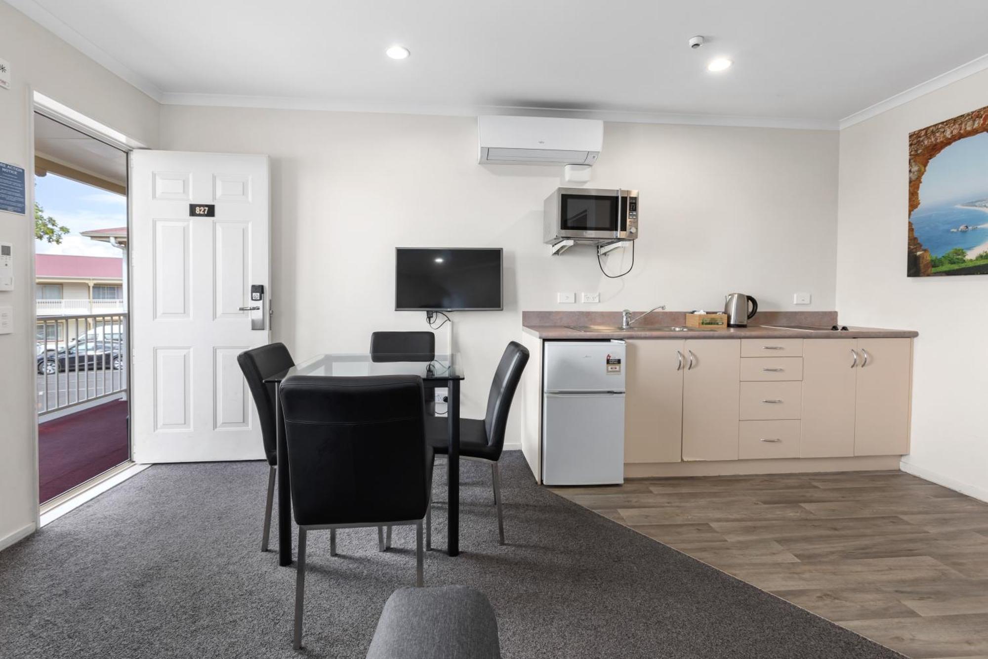 Motel Bks Pioneer Auckland