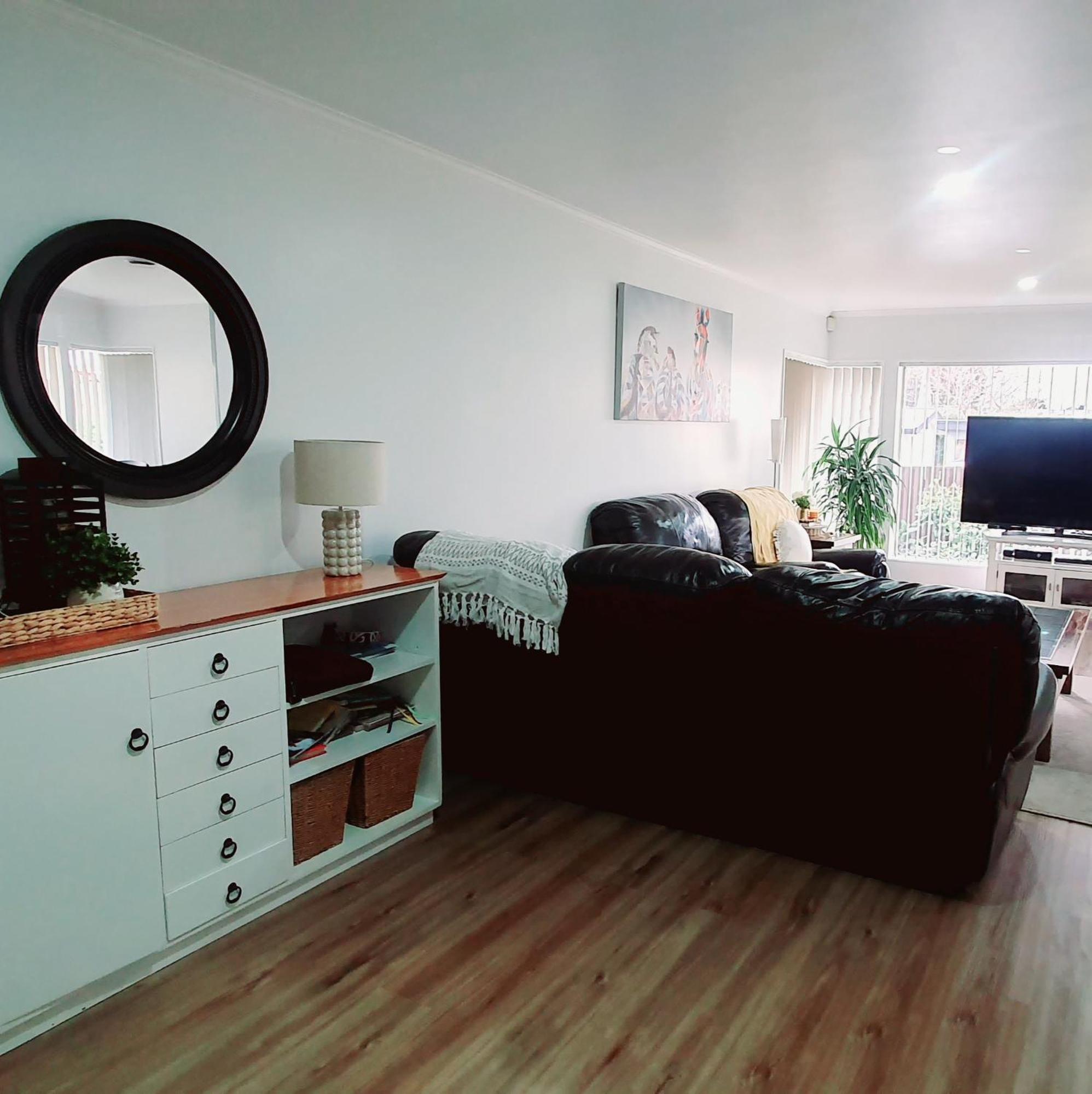 Holiday home Entire House 4 Beds And Close To Airport Public Amenities *