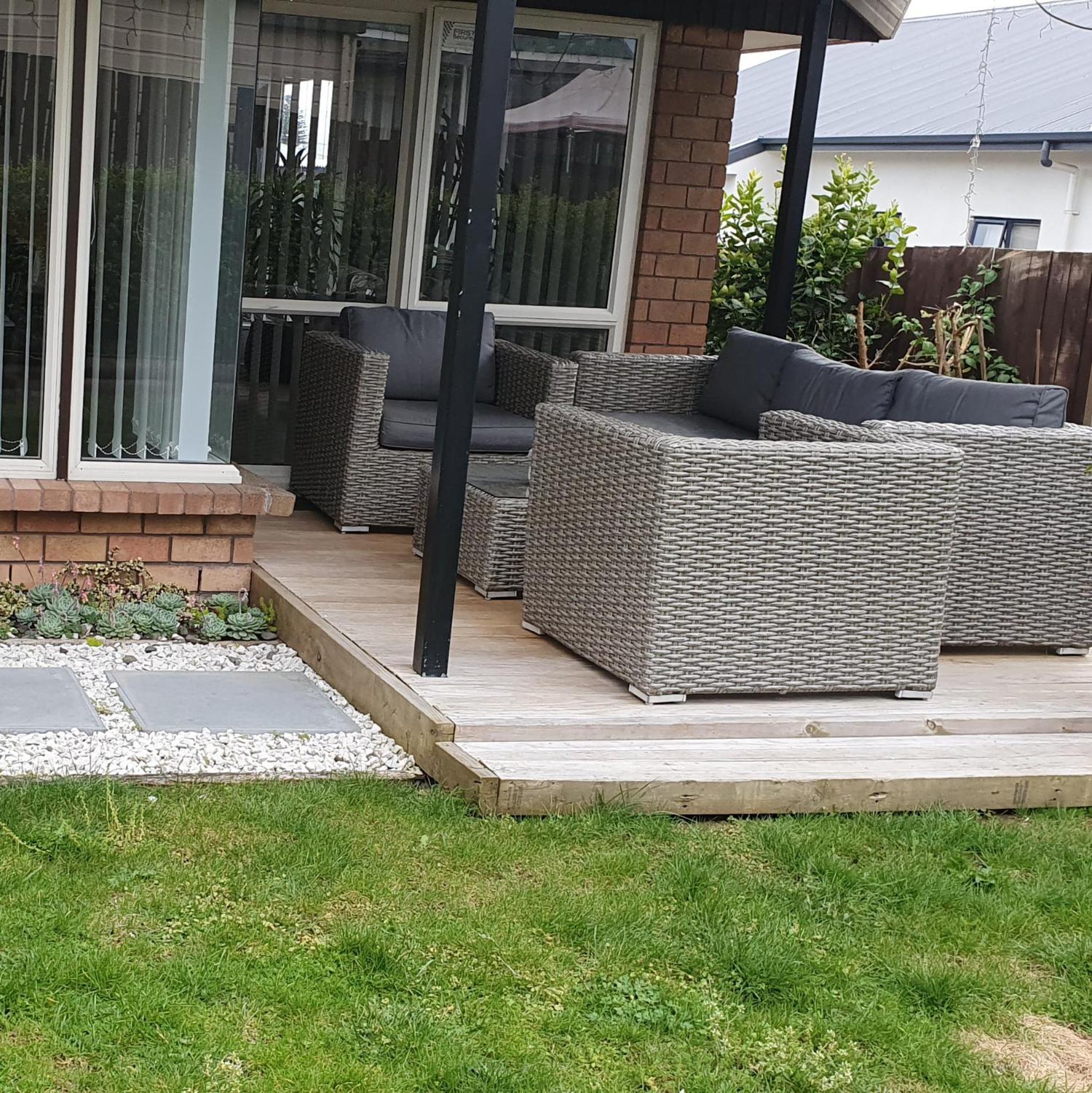 Entire House 4 Beds And Close To Airport Public Amenities