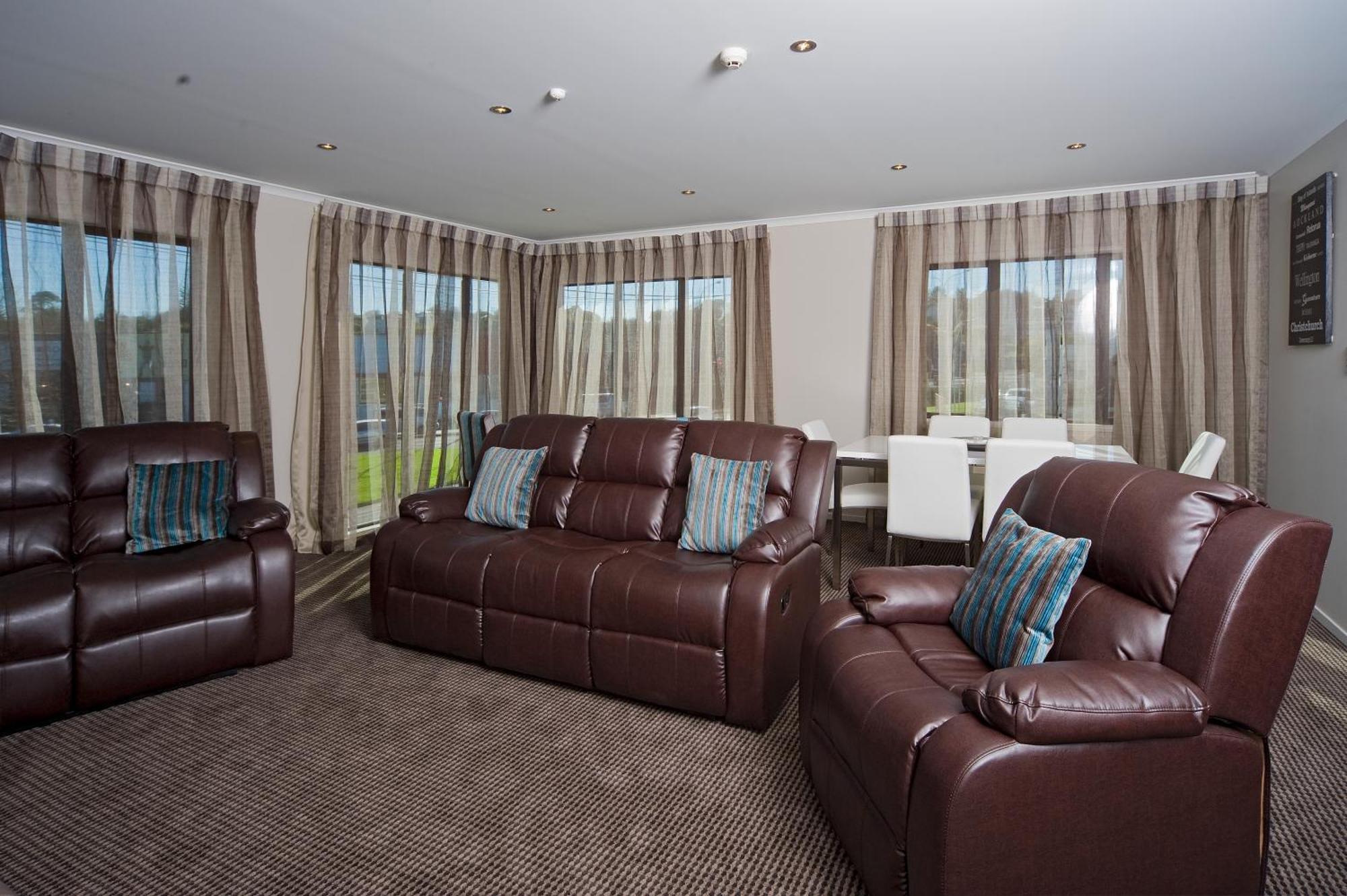 Best Western Ellerslie International 4*