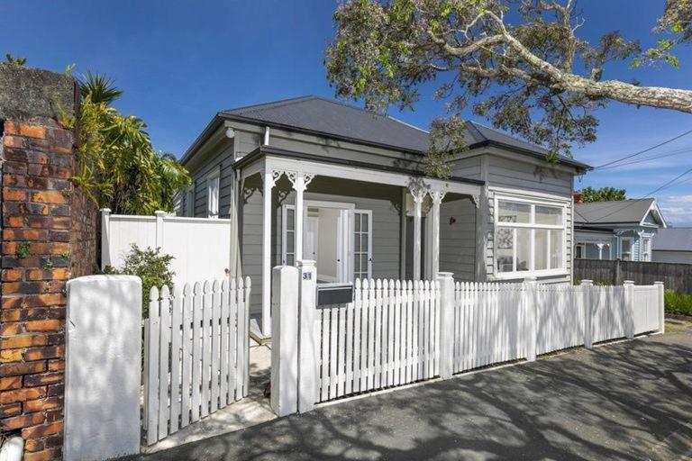 Petite France In Devonport Auckland