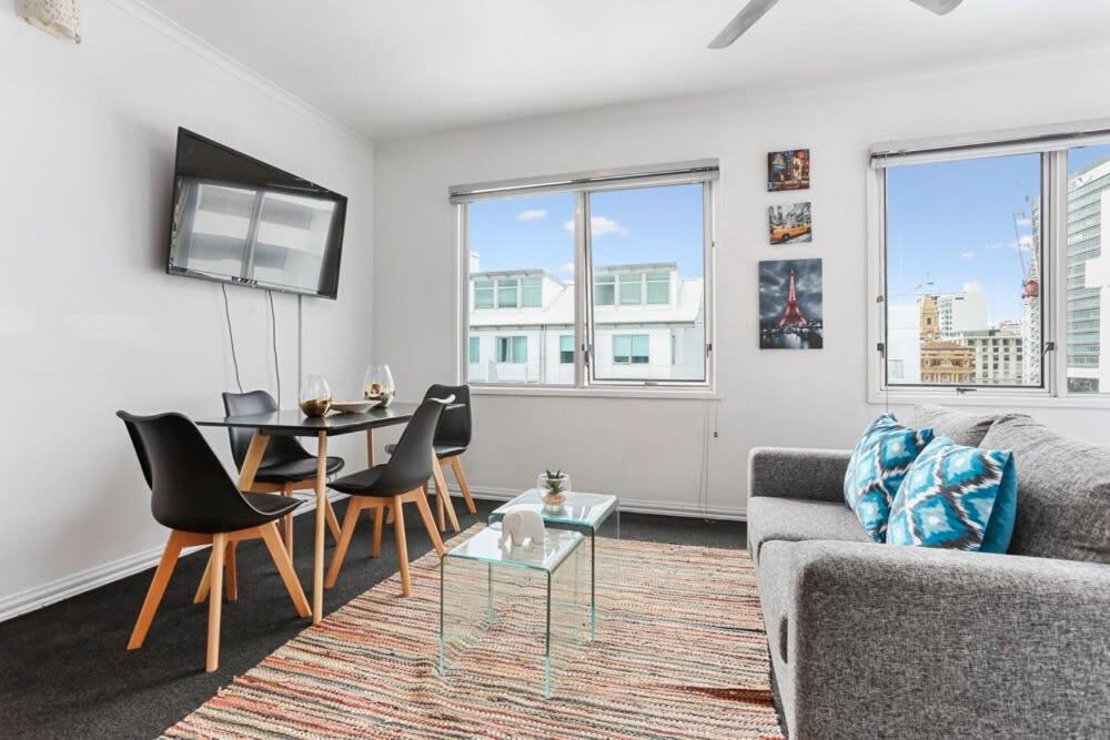 On Princes Wharf Apartment *