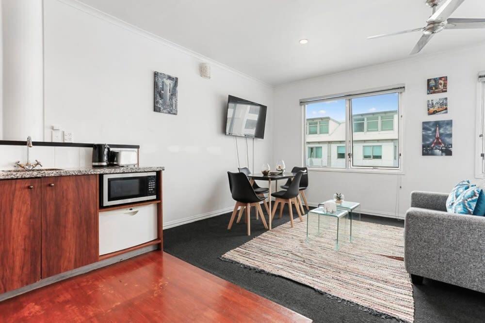 Apartment On Princes Wharf