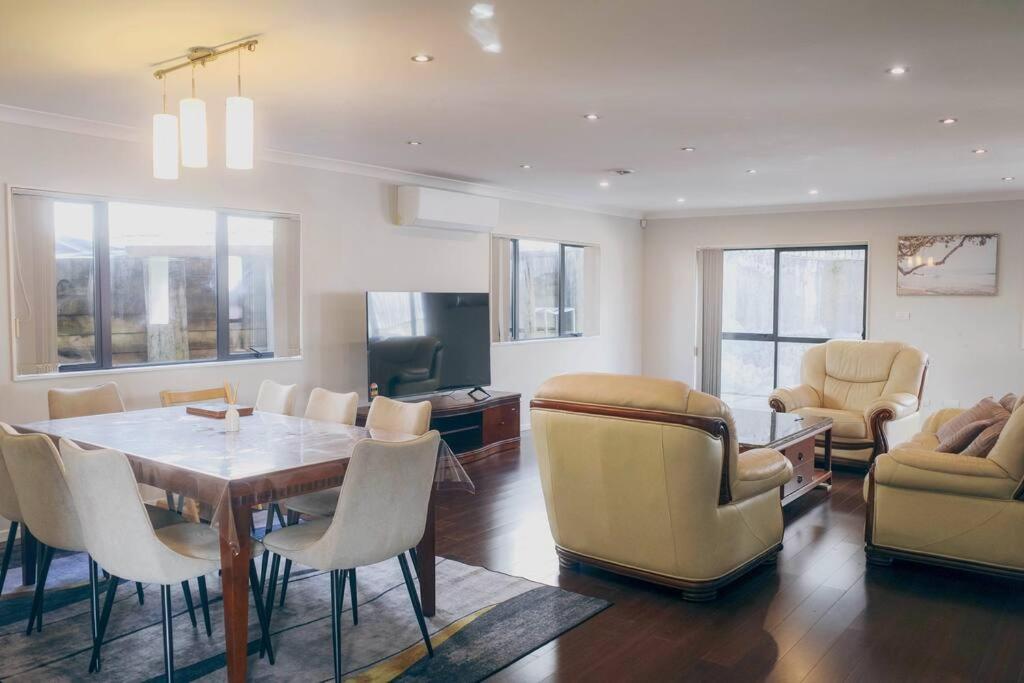 Holiday home Hillsborough Spacious 3br With Ensuite -12mins Frm Airport Auckland
