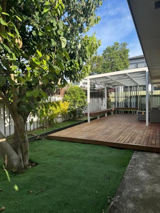 Sweet 9km To Airport Near New * Auckland