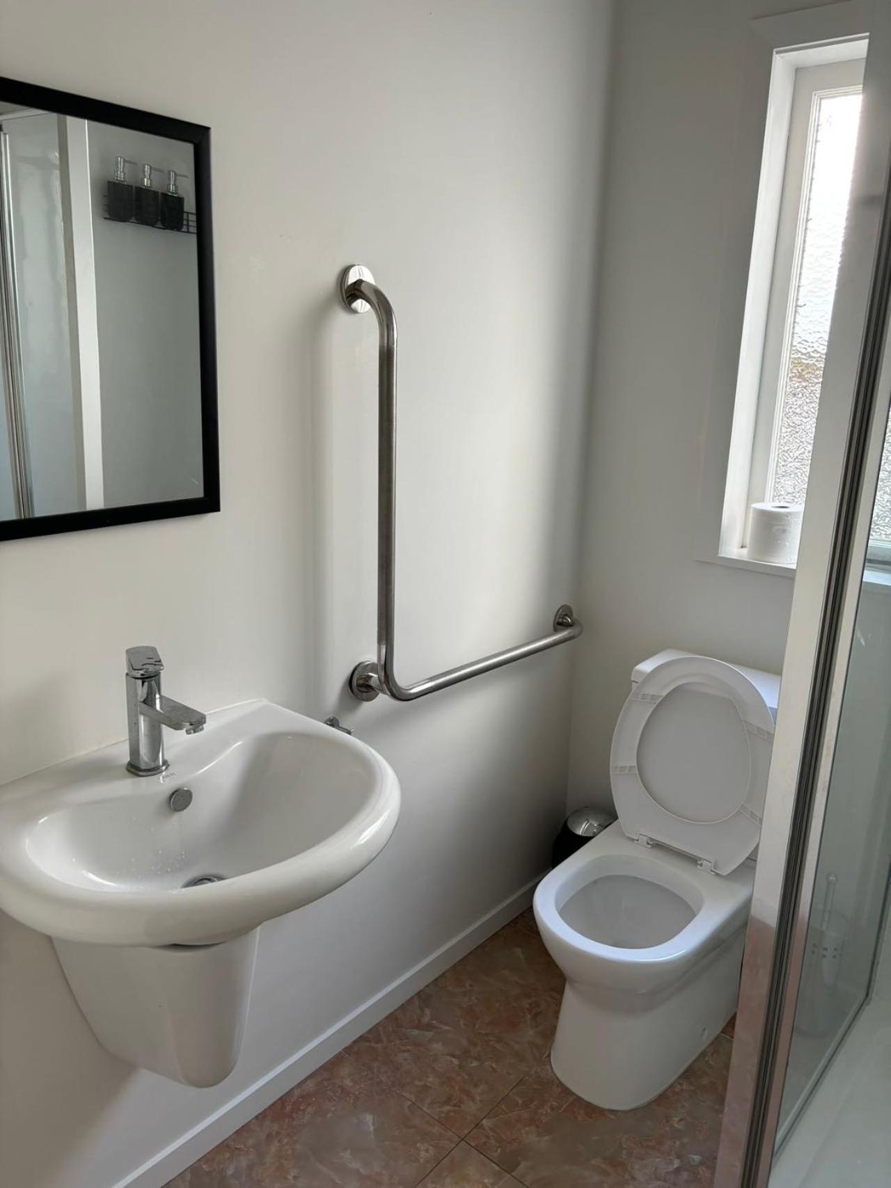 Newmarket Cozy-home Guest house *